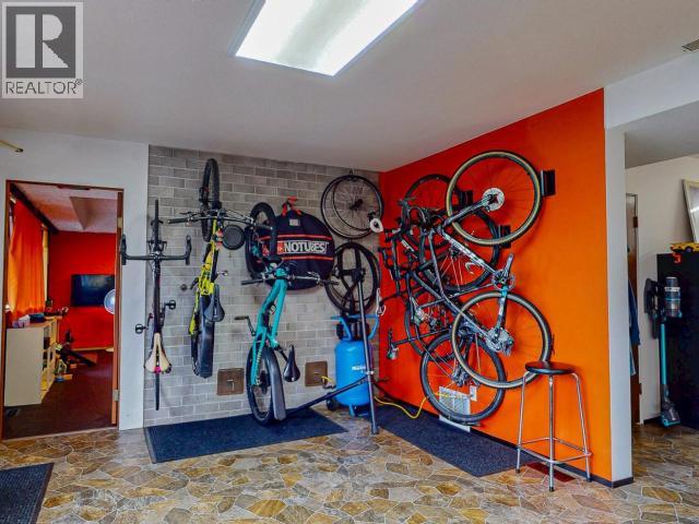 6906 HAMMOND STREET, Powell River