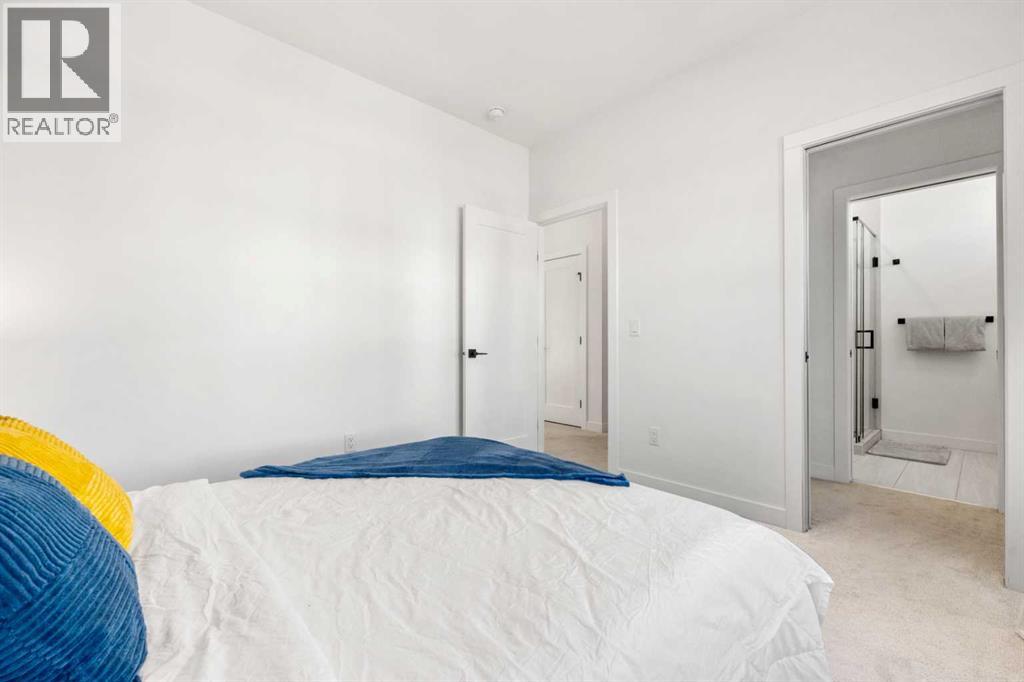 Single Family House for Sale in Unit    Avenue NW Capitol Hill Calgary 