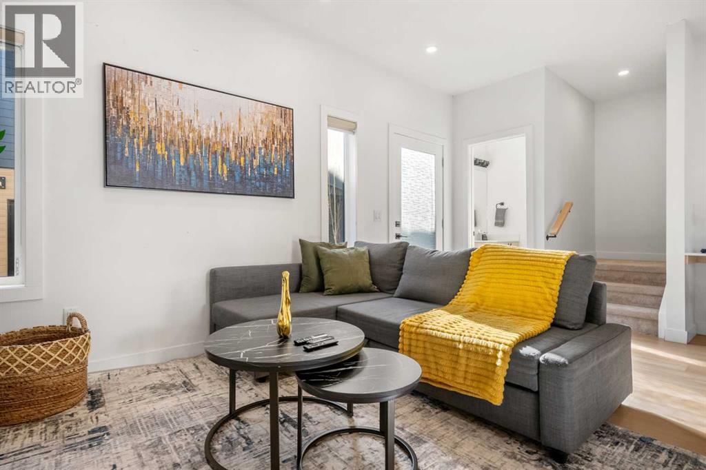 Single Family House for Sale in Unit    Avenue NW Capitol Hill Calgary 