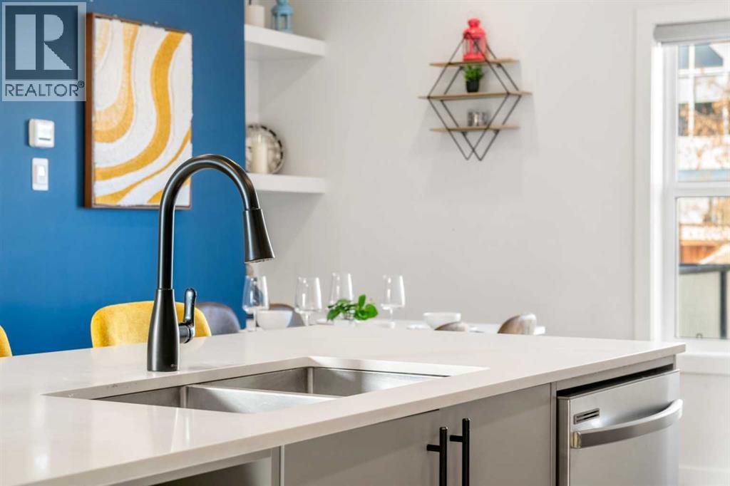 Single Family House for Sale in Unit    Avenue NW Capitol Hill Calgary 