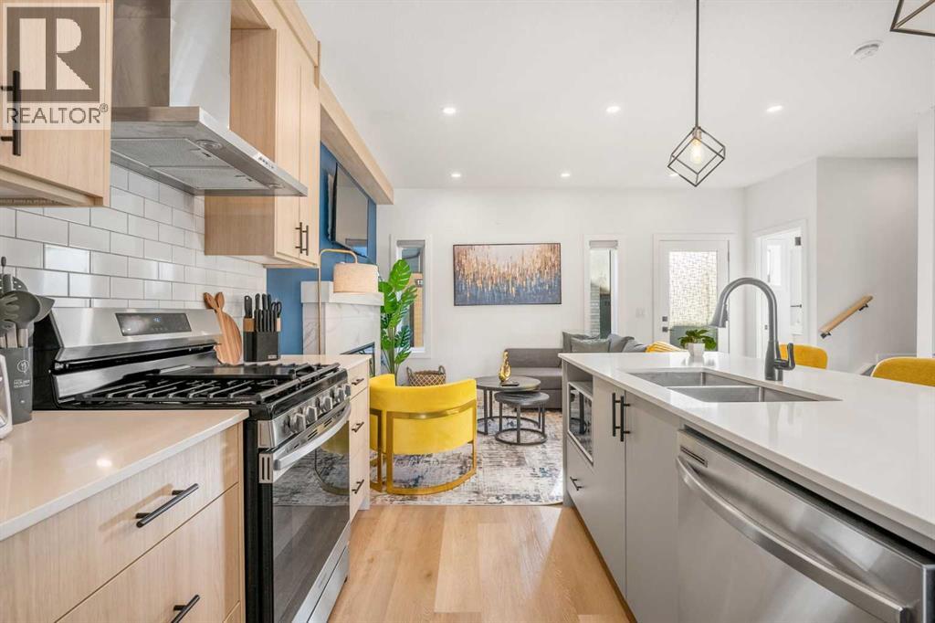 Single Family House for Sale in Unit    Avenue NW Capitol Hill Calgary 