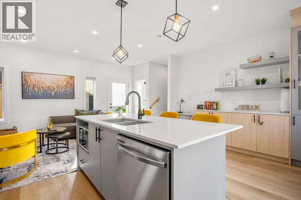 Single Family House for Sale in Unit    Avenue NW Capitol Hill Calgary 