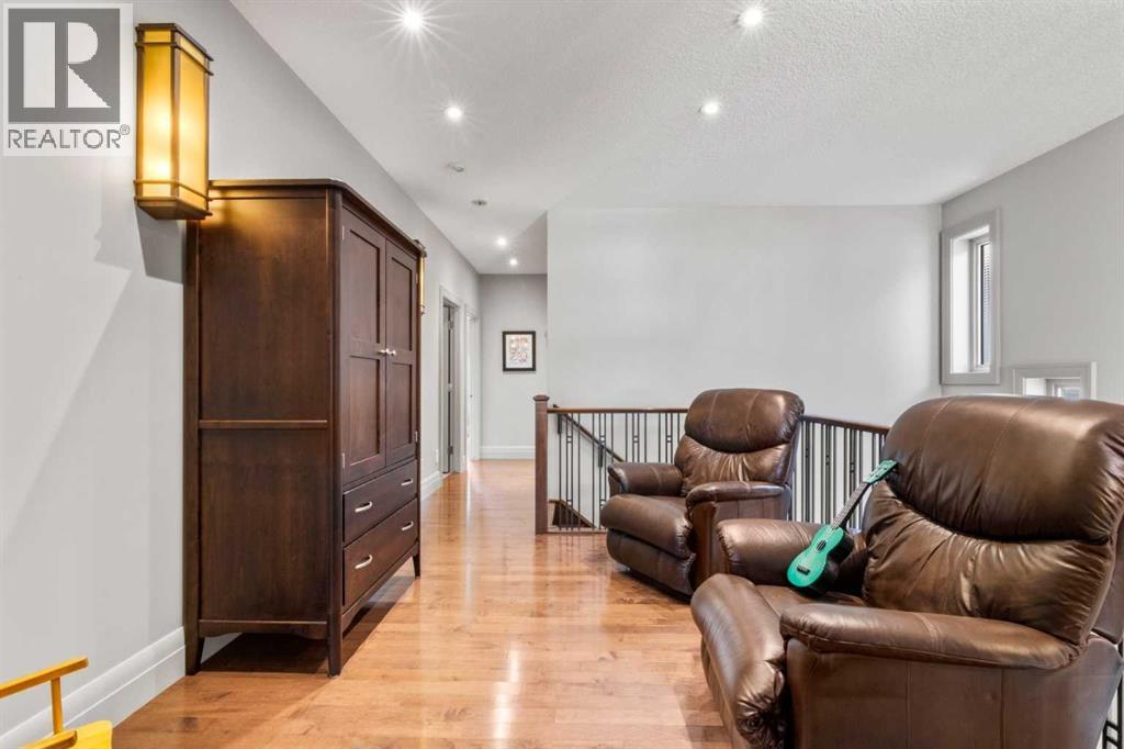 Single Family House for Sale in   Avenue NE Winston Heights/Mountview Calgary 