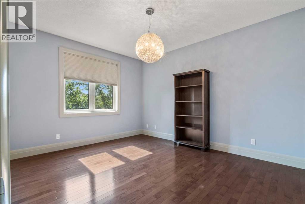 Single Family House for Sale in   Avenue NE Winston Heights/Mountview Calgary 