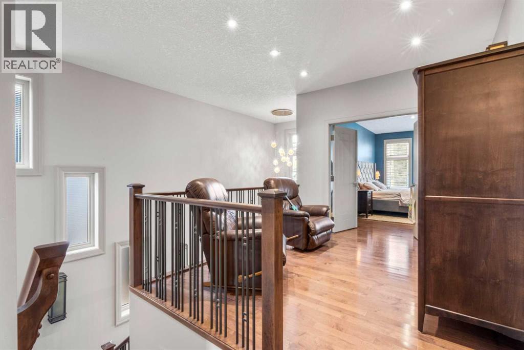 Single Family House for Sale in   Avenue NE Winston Heights/Mountview Calgary 