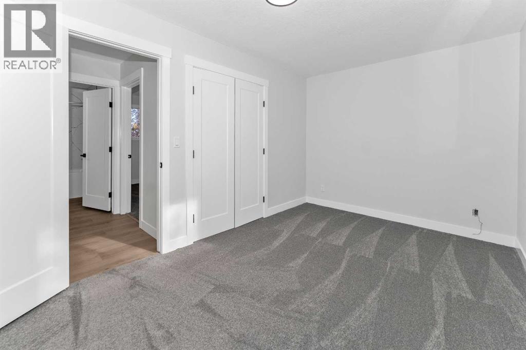 Single Family House Bi-level for Sale in  Pinecliff Drive NE Pineridge Calgary 