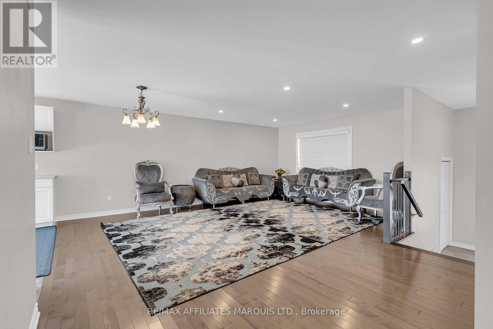 109 LEONIA STREET - Photo 3 of 25, Cornwall, Ontario