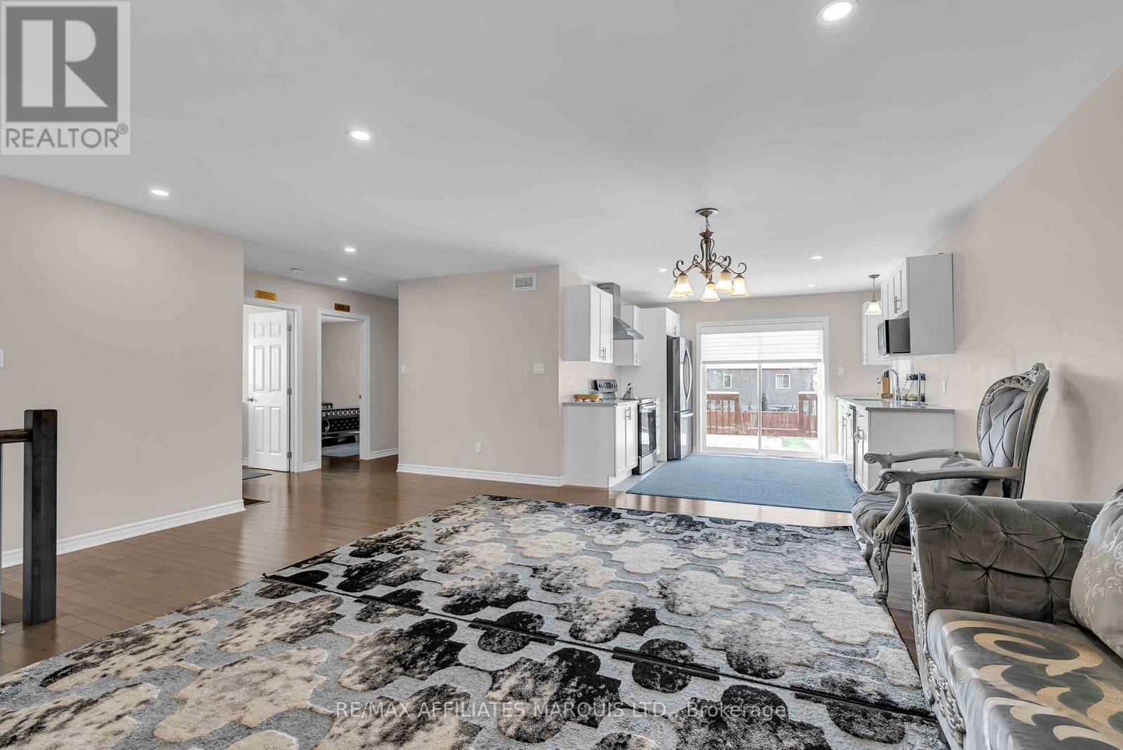 109 LEONIA STREET - Photo 4 of 25, Cornwall, Ontario