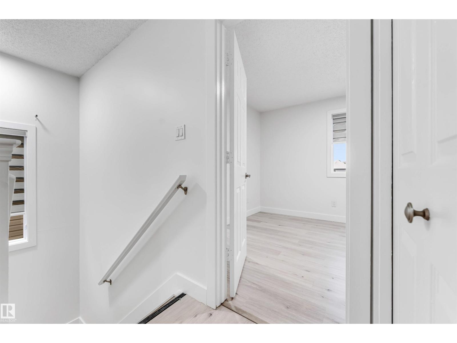 2911 26 ST NW, Edmonton