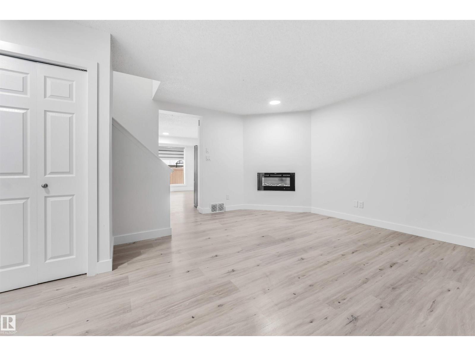 2911 26 ST NW, Edmonton