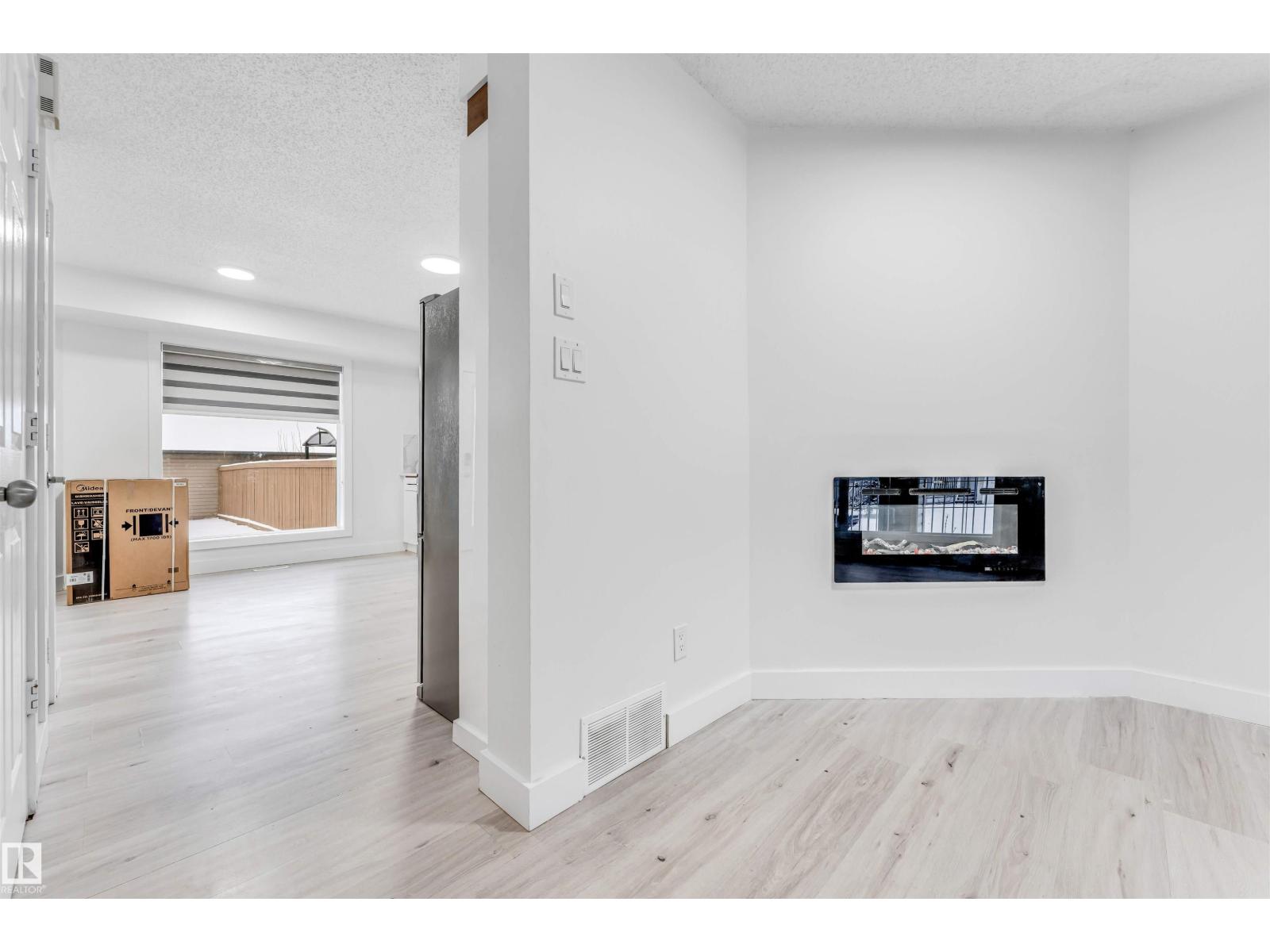 2911 26 ST NW, Edmonton