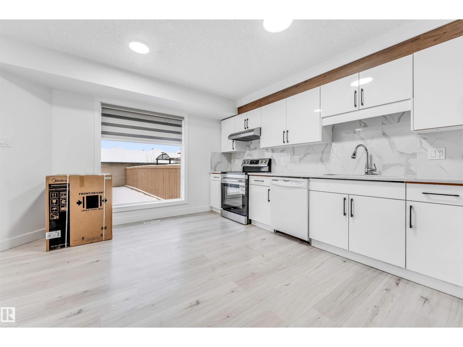 2911 26 ST NW, Edmonton