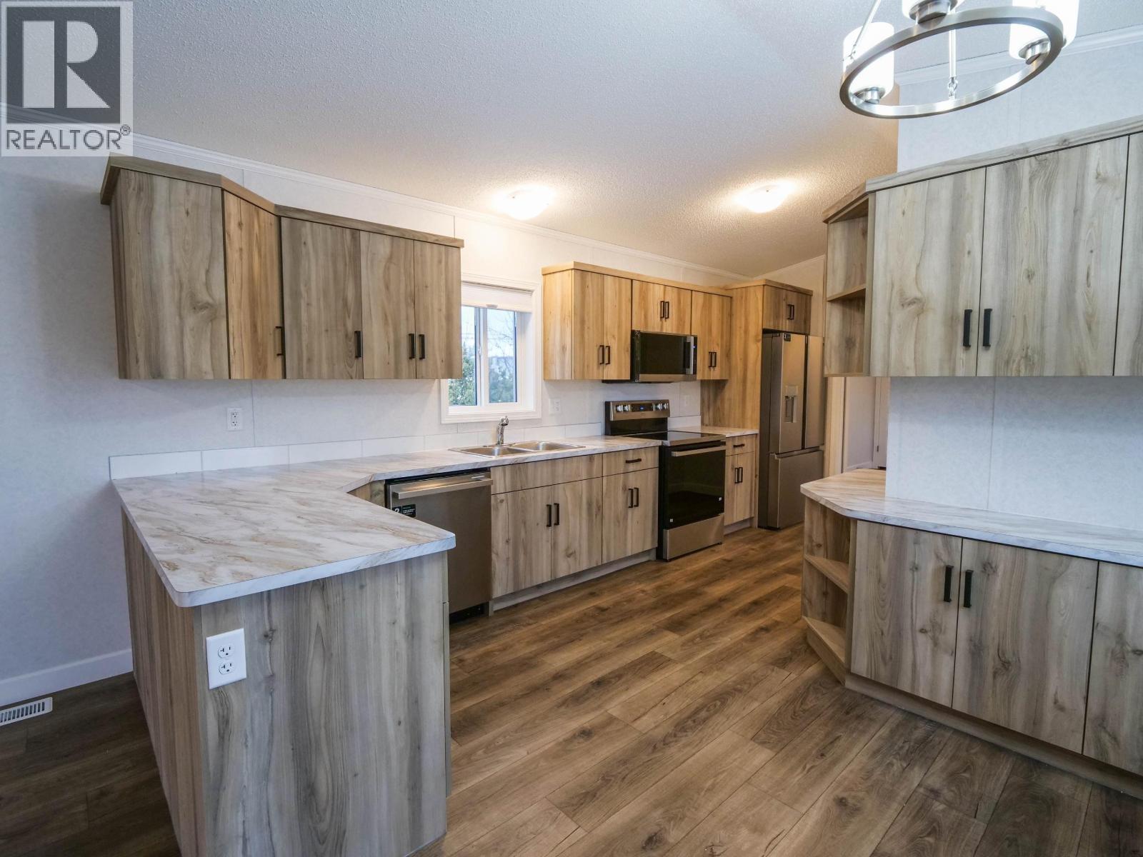 41 602 ELM STREET, Quesnel