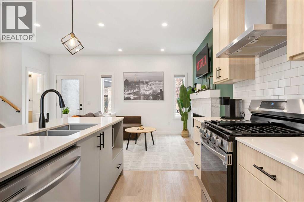 Single Family House for Sale in Unit    Avenue NW Capitol Hill Calgary 