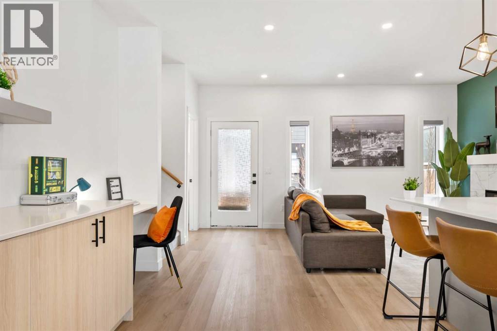 Single Family House for Sale in Unit    Avenue NW Capitol Hill Calgary 