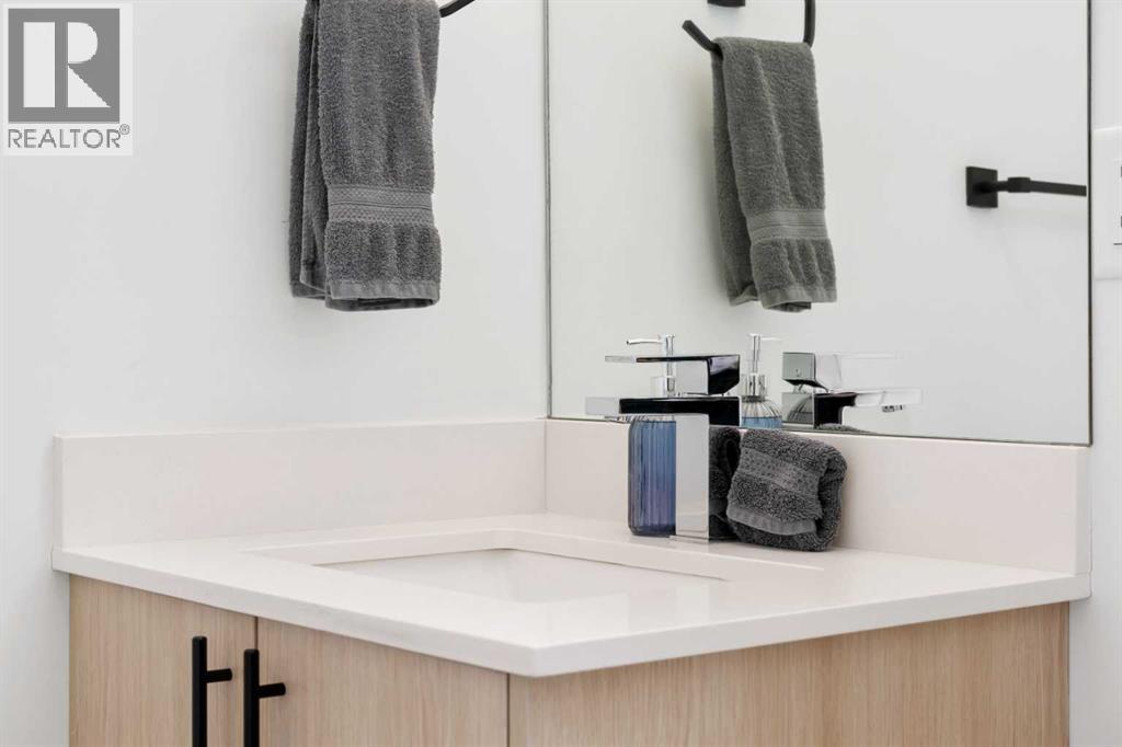 Single Family House for Sale in Unit    Avenue NW Capitol Hill Calgary 