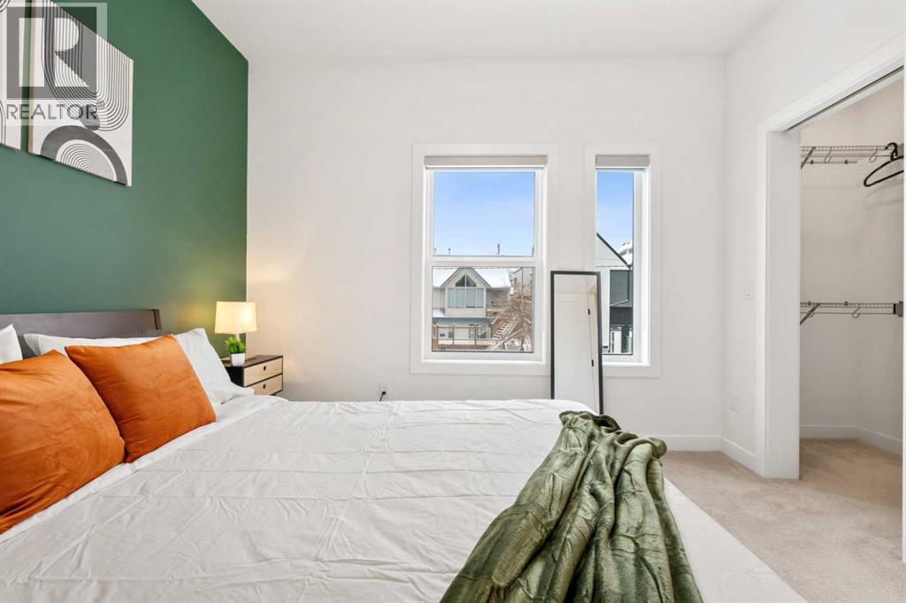 Single Family House for Sale in Unit    Avenue NW Capitol Hill Calgary 