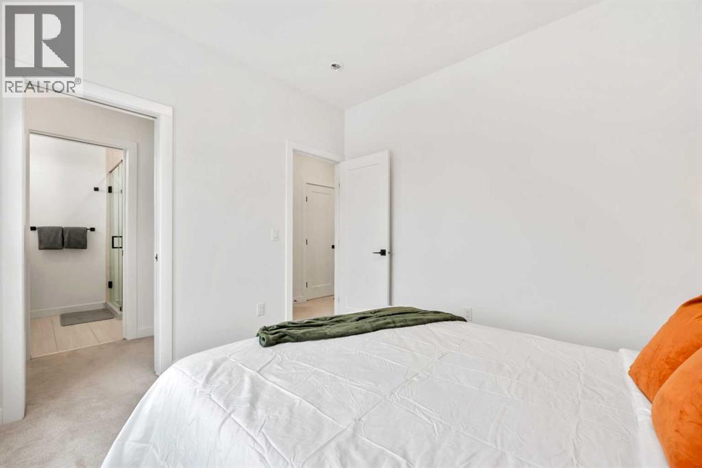 Single Family House for Sale in Unit    Avenue NW Capitol Hill Calgary 