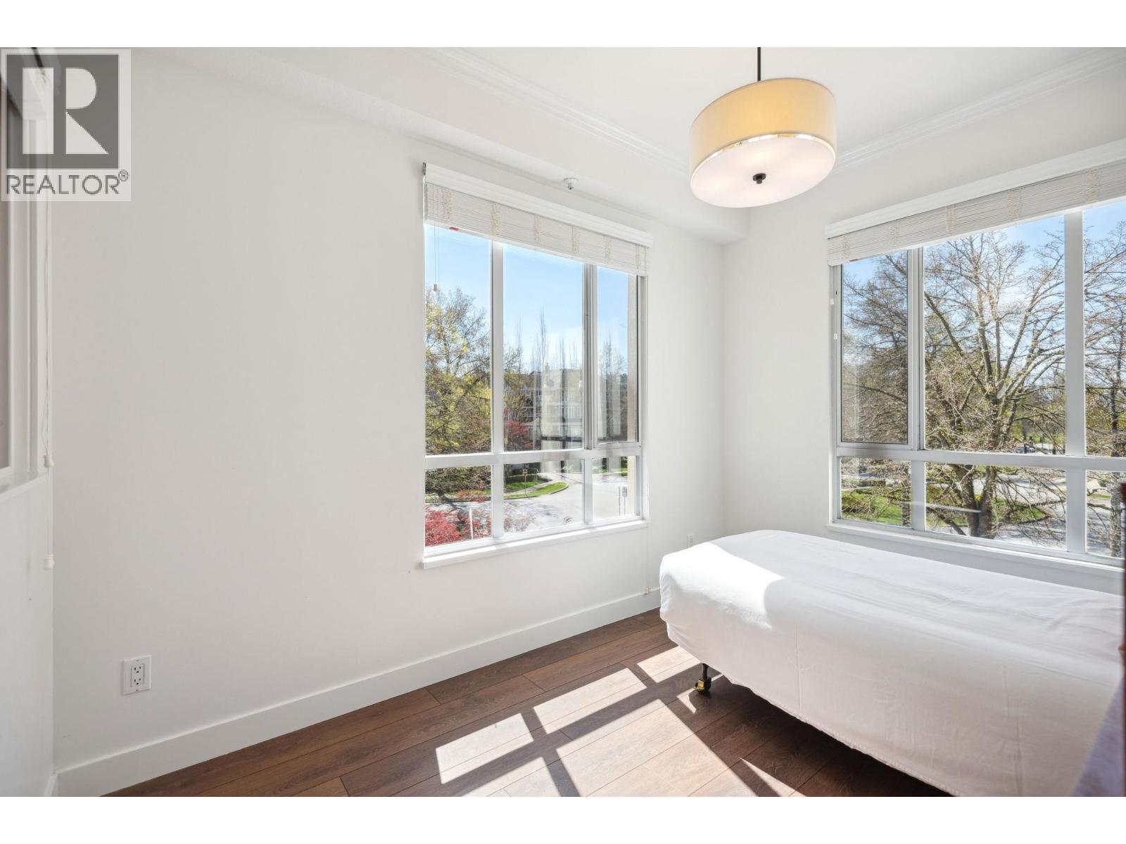 216 5735 HAMPTON PLACE, Vancouver