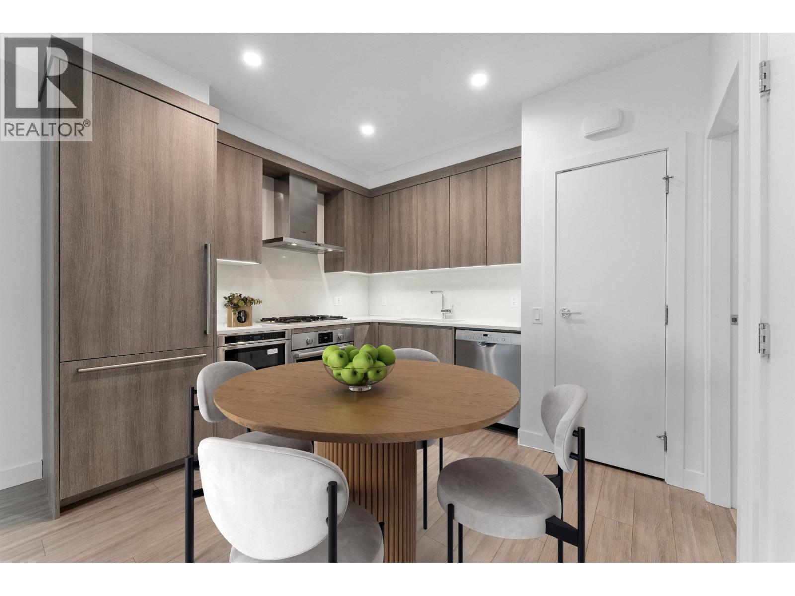 111 2060 CURLING ROAD, North Vancouver