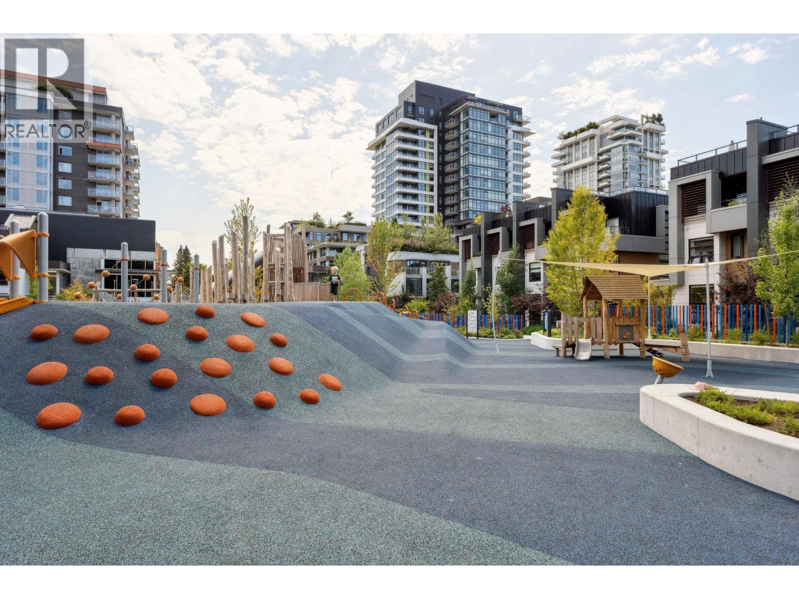 111 2060 CURLING ROAD, North Vancouver