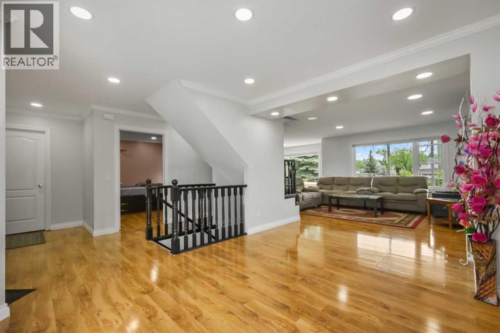 Single Family House for Sale in  Coventry Green NE Coventry Hills Calgary 