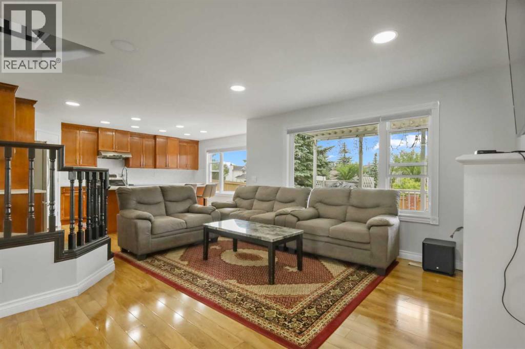 Single Family House for Sale in  Coventry Green NE Coventry Hills Calgary 