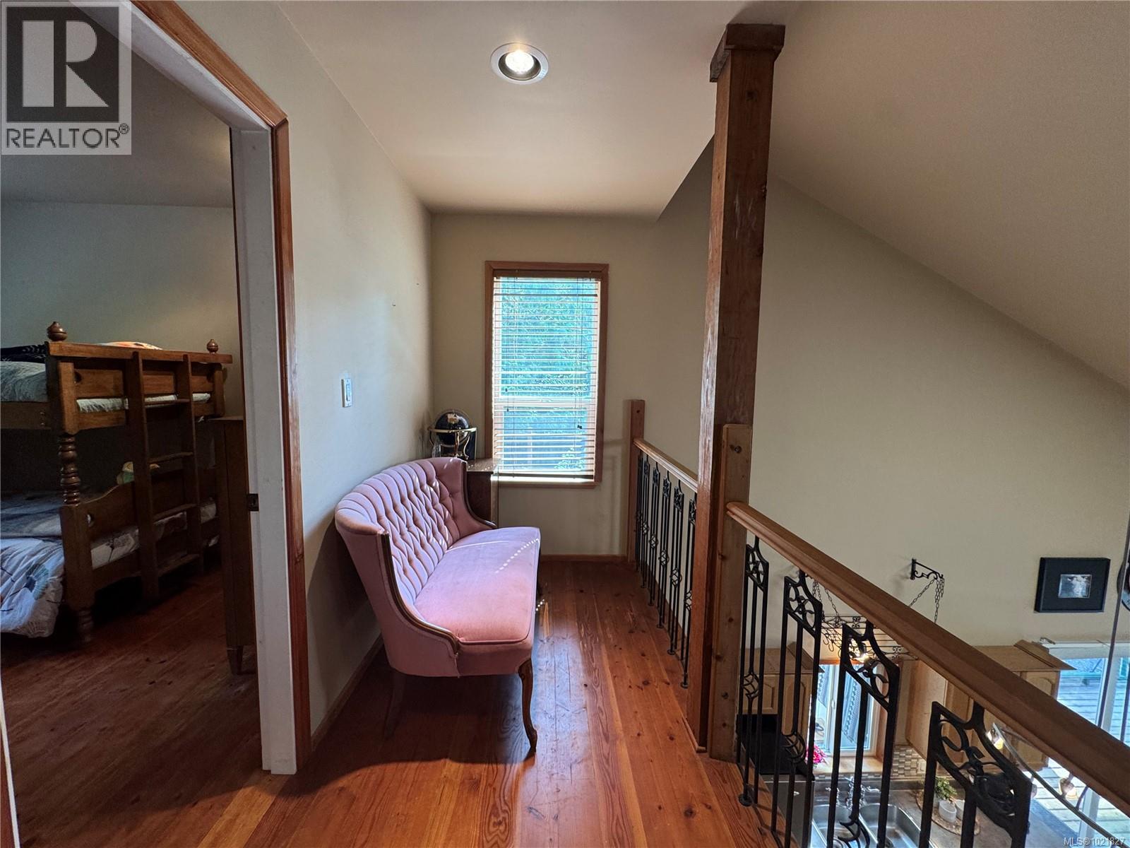 714 Charter Rd, Mayne Island