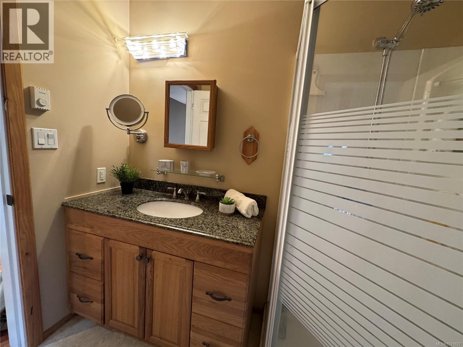 714 Charter Rd, Mayne Island