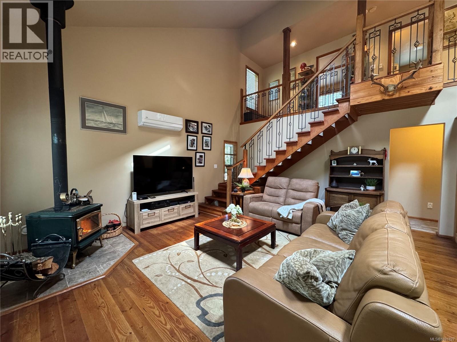 714 Charter Rd, Mayne Island