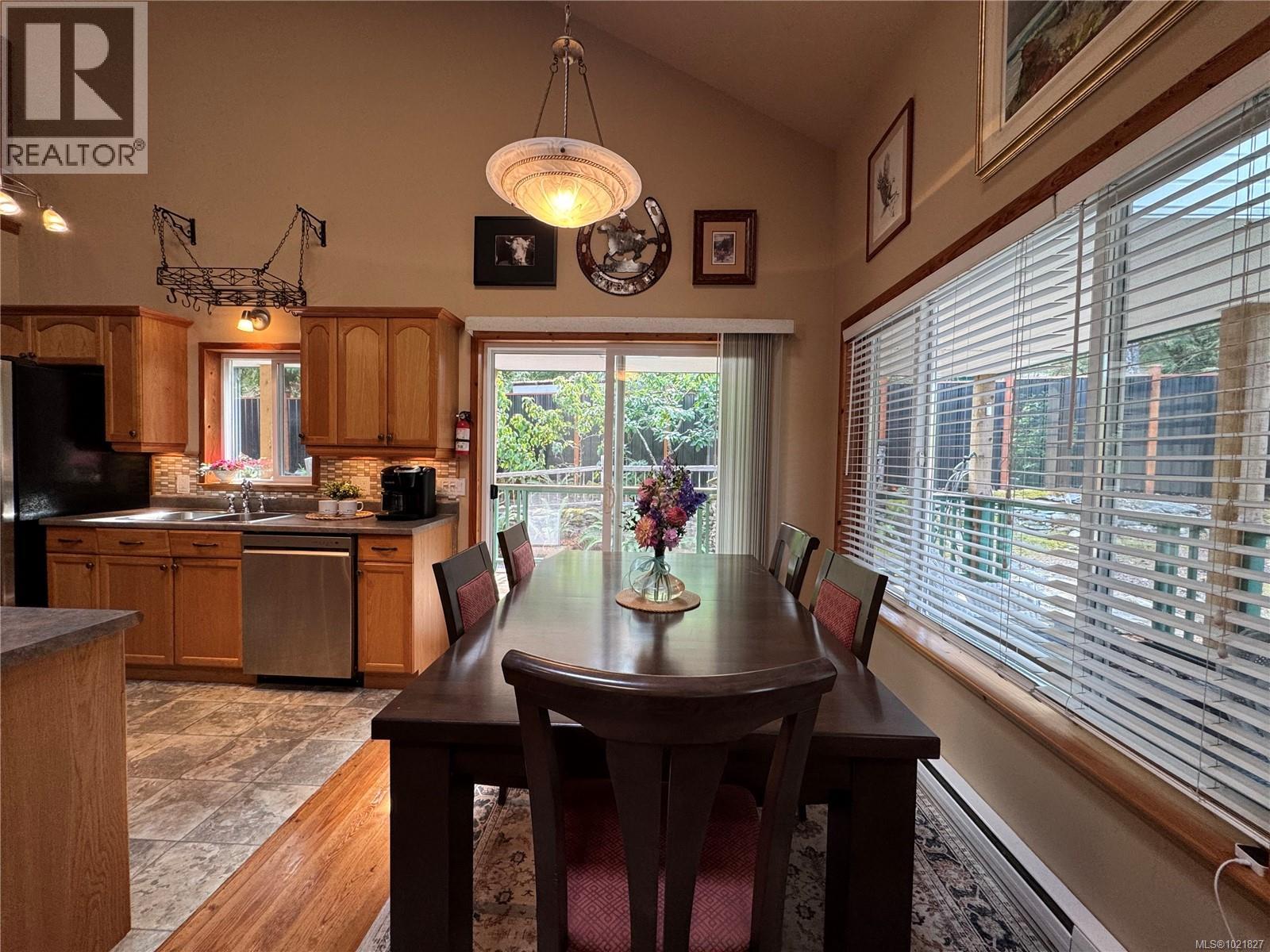 714 Charter Rd, Mayne Island