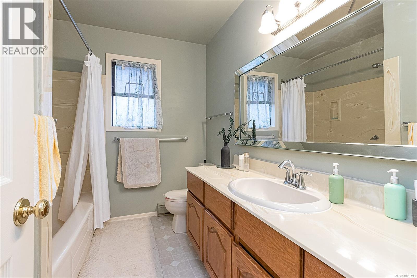  1509 Lynnfield Place, Saanich