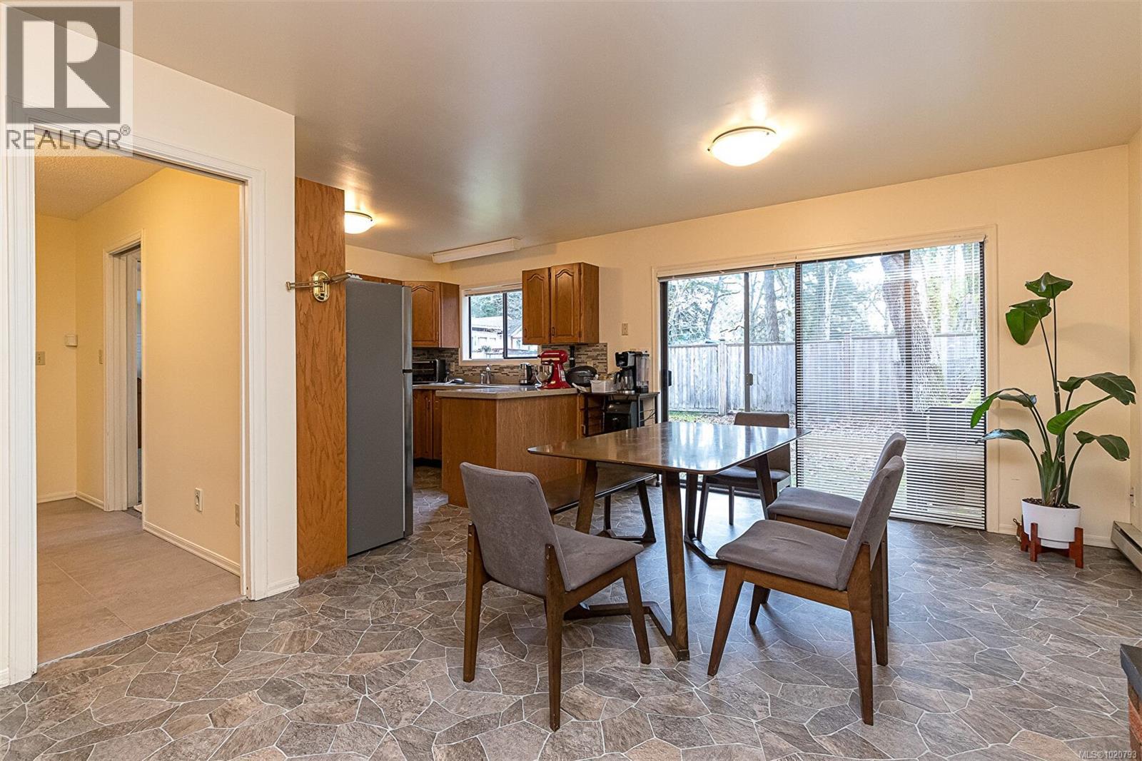  1509 Lynnfield Place, Saanich