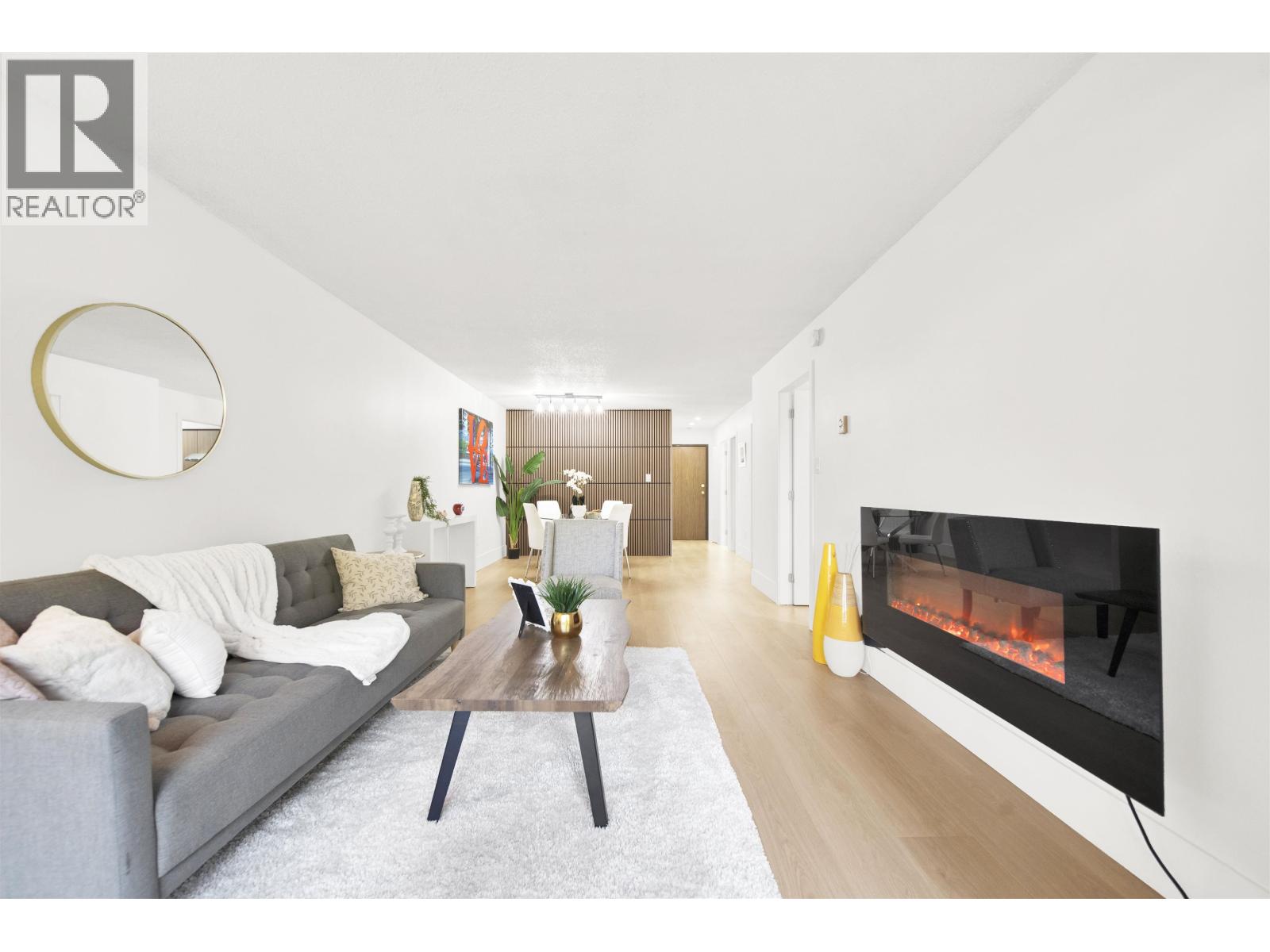 207 37 AGNES STREET, New Westminster