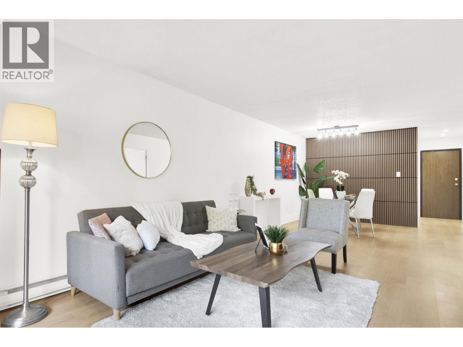 207 37 AGNES STREET, New Westminster