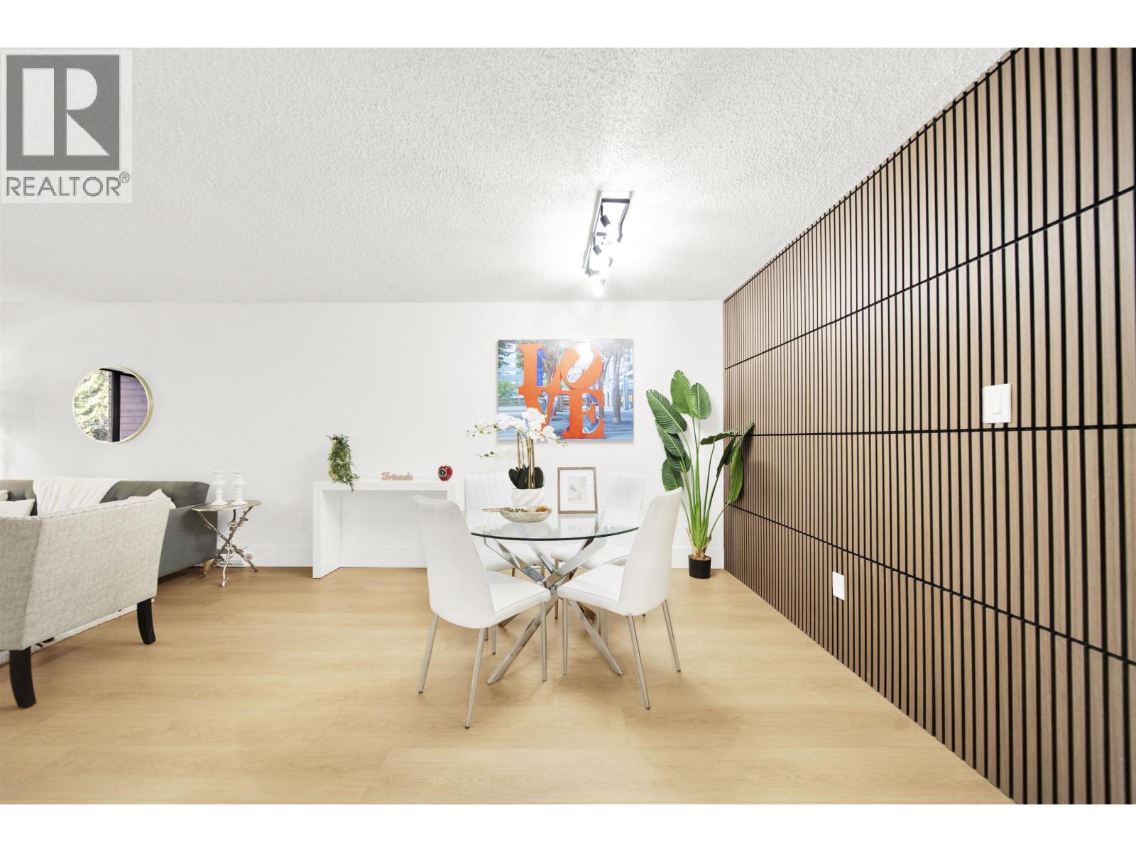 207 37 AGNES STREET, New Westminster