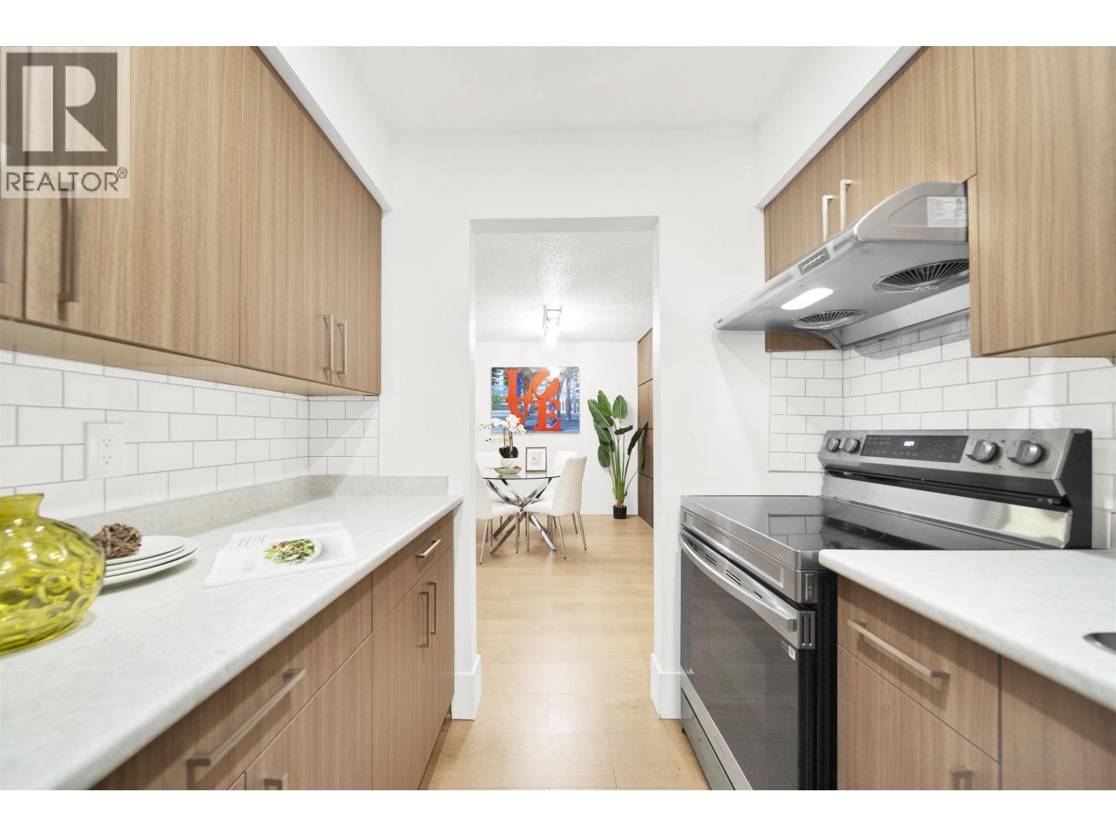 207 37 AGNES STREET, New Westminster