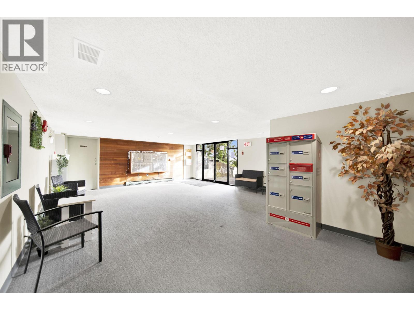 207 37 AGNES STREET, New Westminster