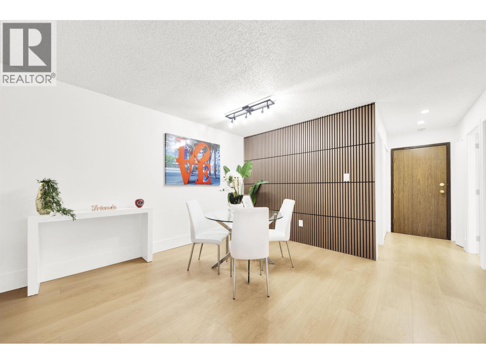 207 37 AGNES STREET, New Westminster