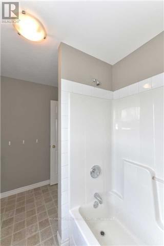 #31 600 SARNIA ROAD - 14
