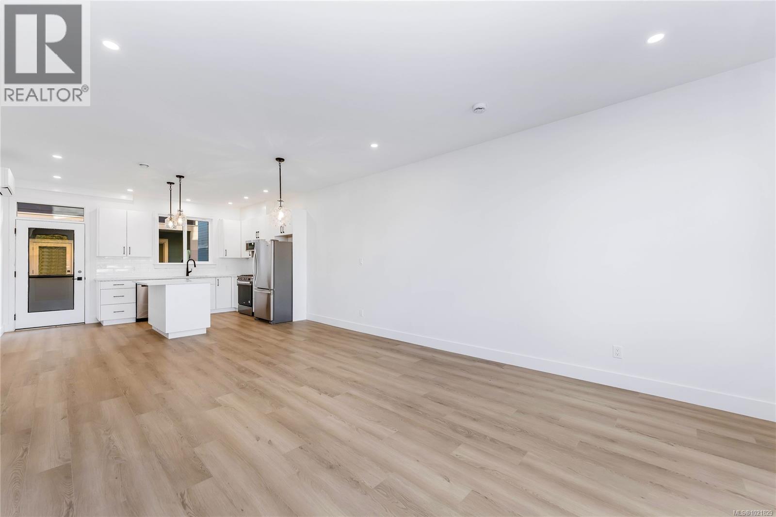 907 Vine Crt, Langford