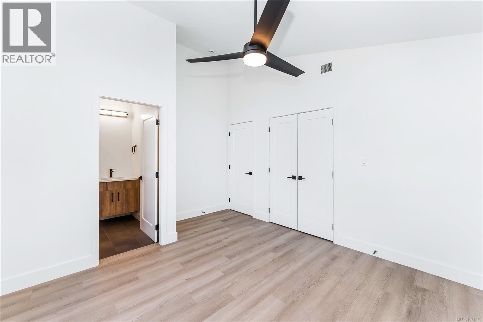 907 Vine Crt, Langford