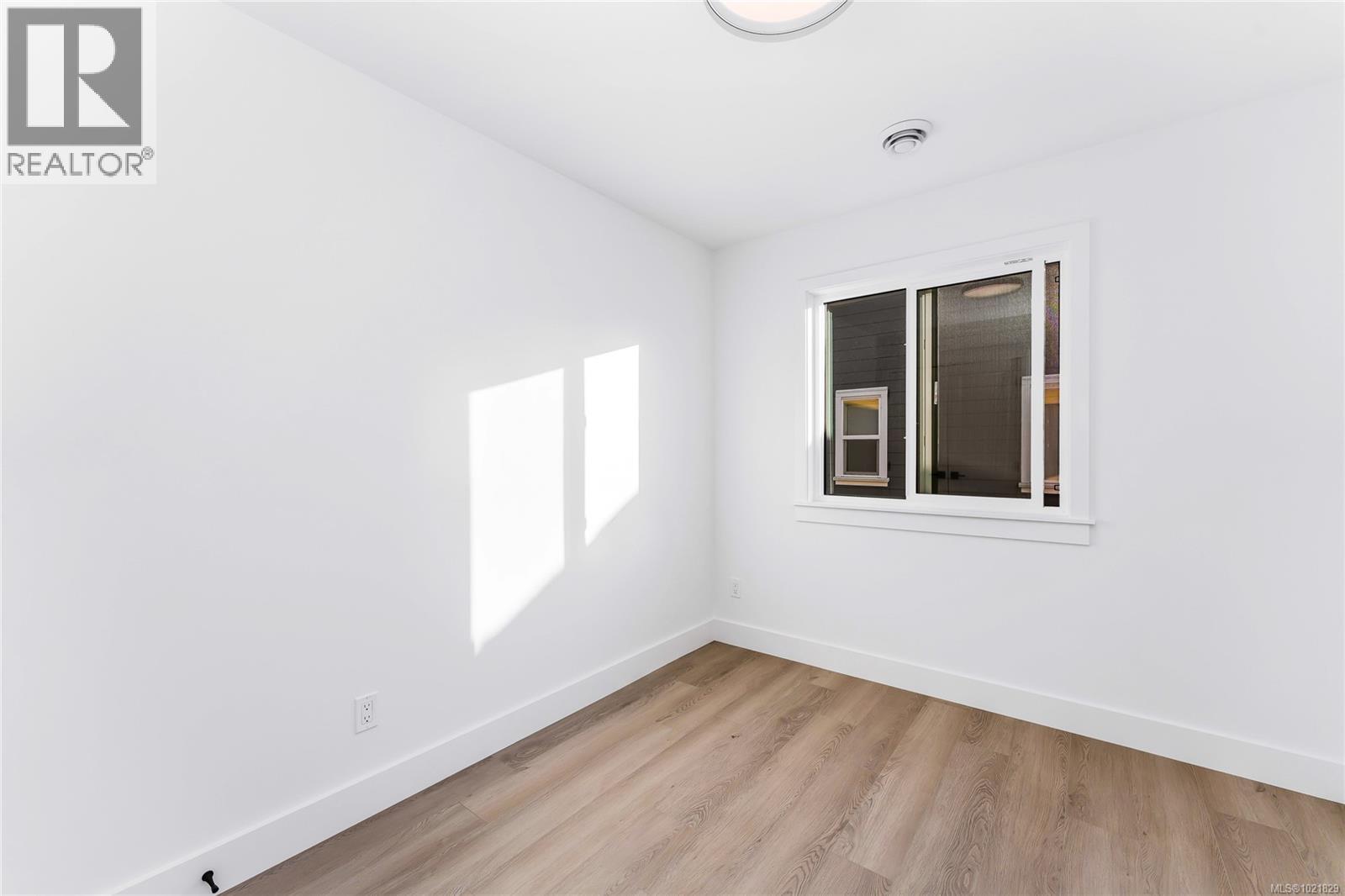 907 Vine Crt, Langford