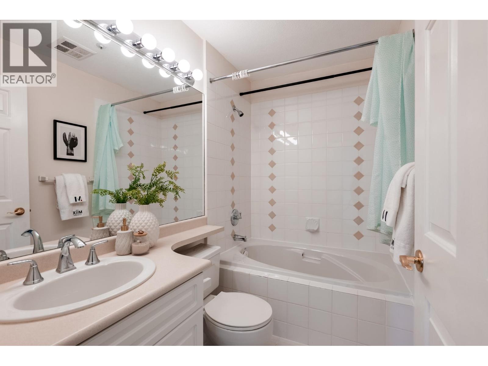 104 5835 HAMPTON PLACE, Vancouver