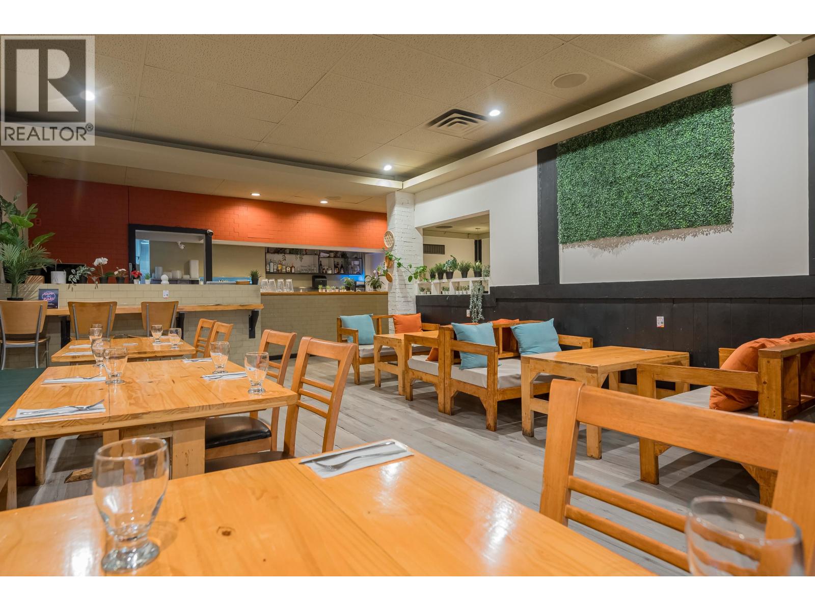 6372 FRASER STREET, Vancouver