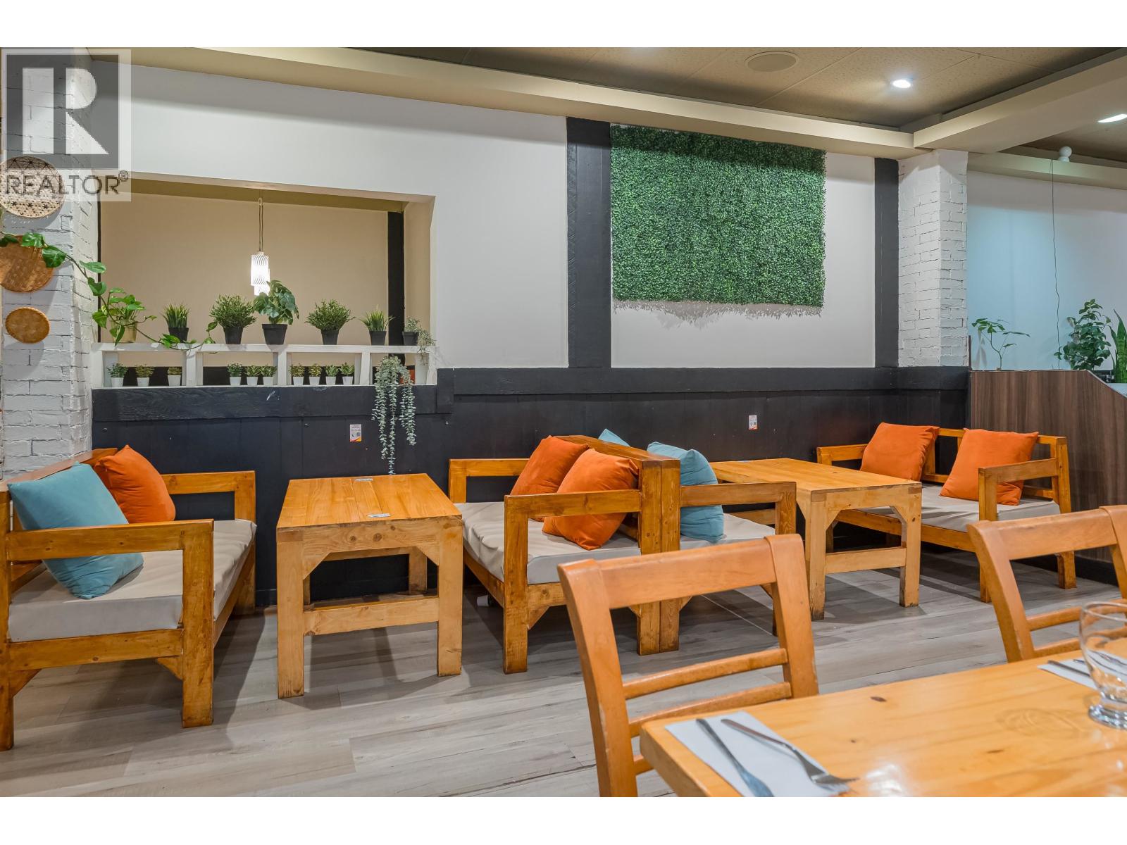 6372 FRASER STREET, Vancouver