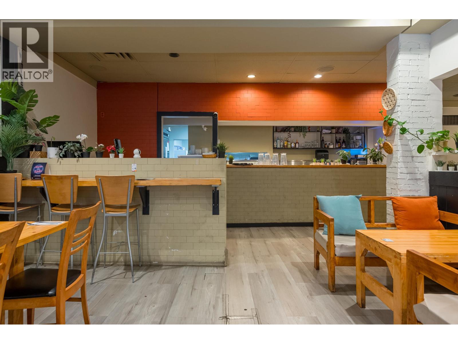 6372 FRASER STREET, Vancouver