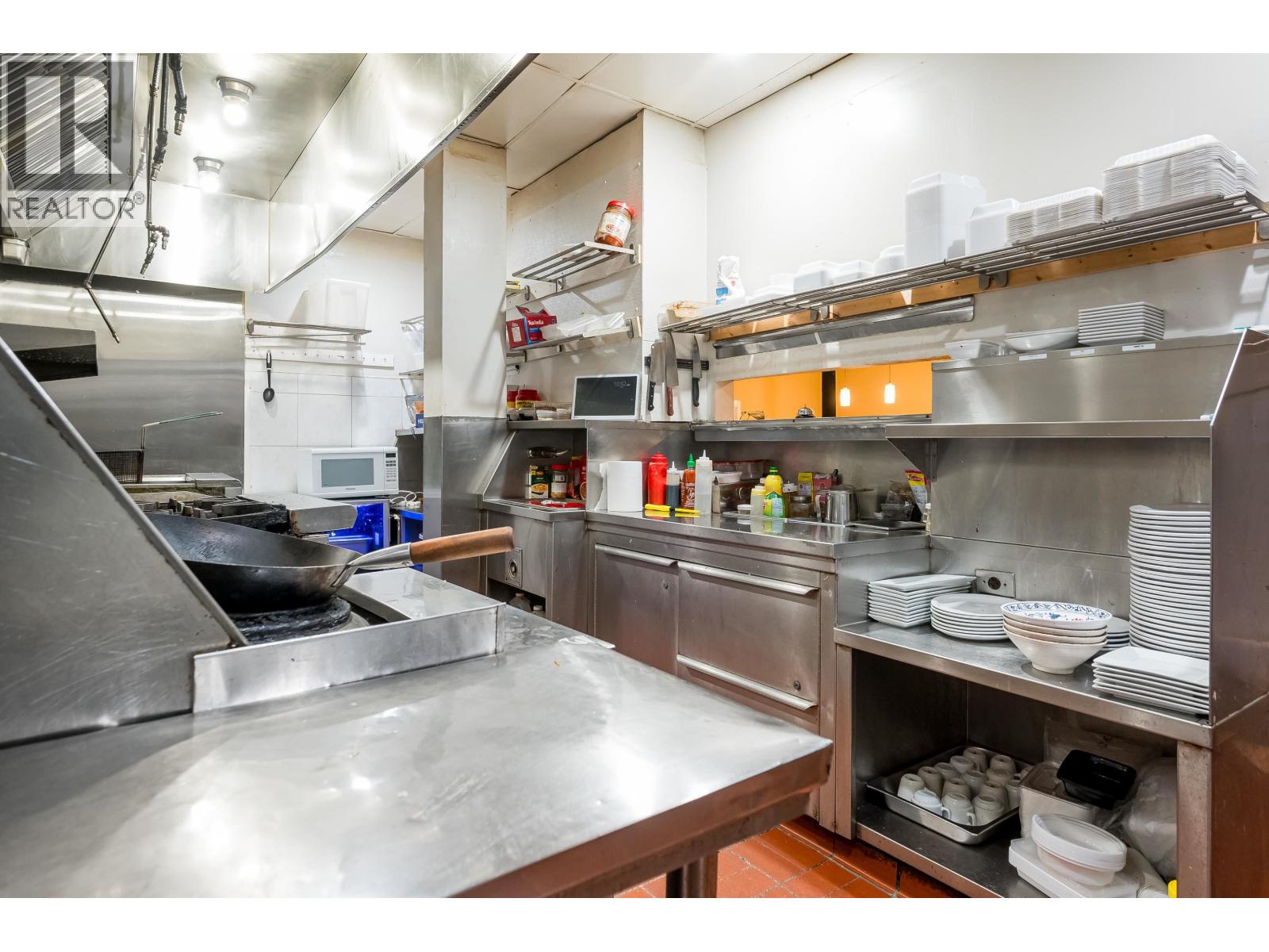 6372 FRASER STREET, Vancouver