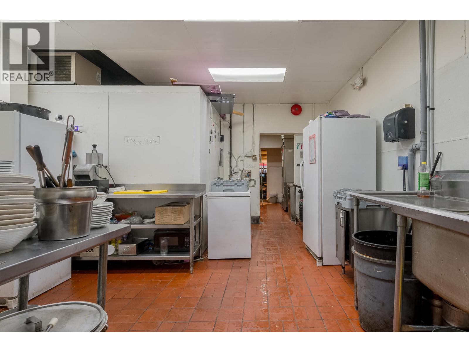 6372 FRASER STREET, Vancouver