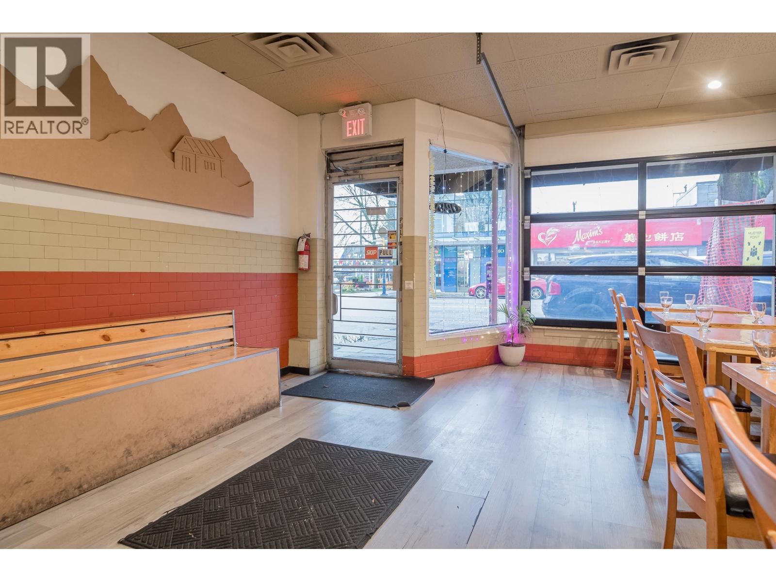 6372 FRASER STREET, Vancouver